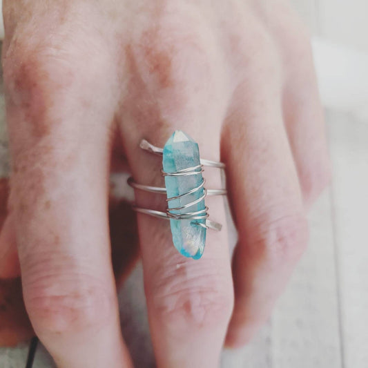 Aura Quartz twist ring