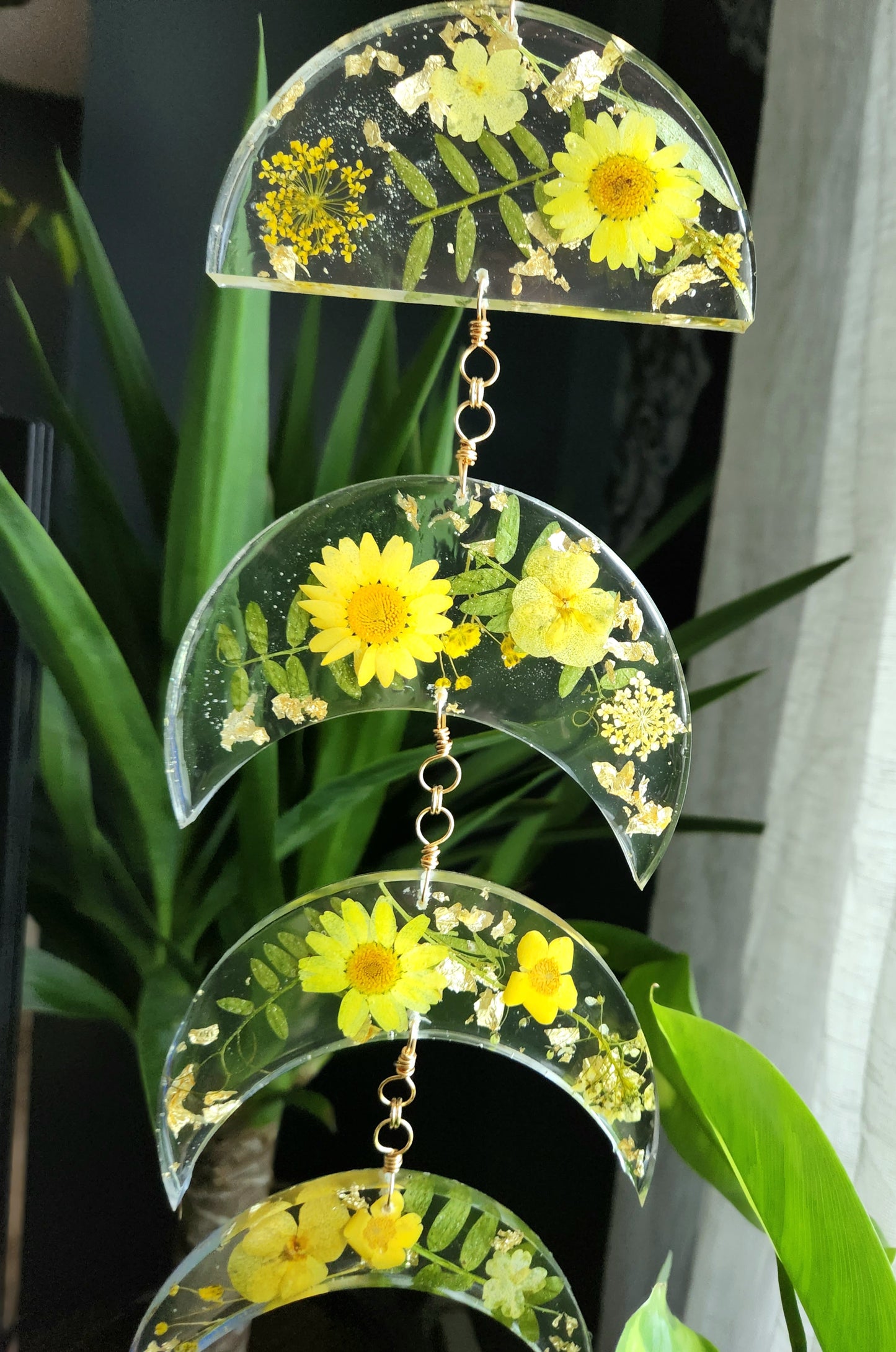 Floral moon phase hanger