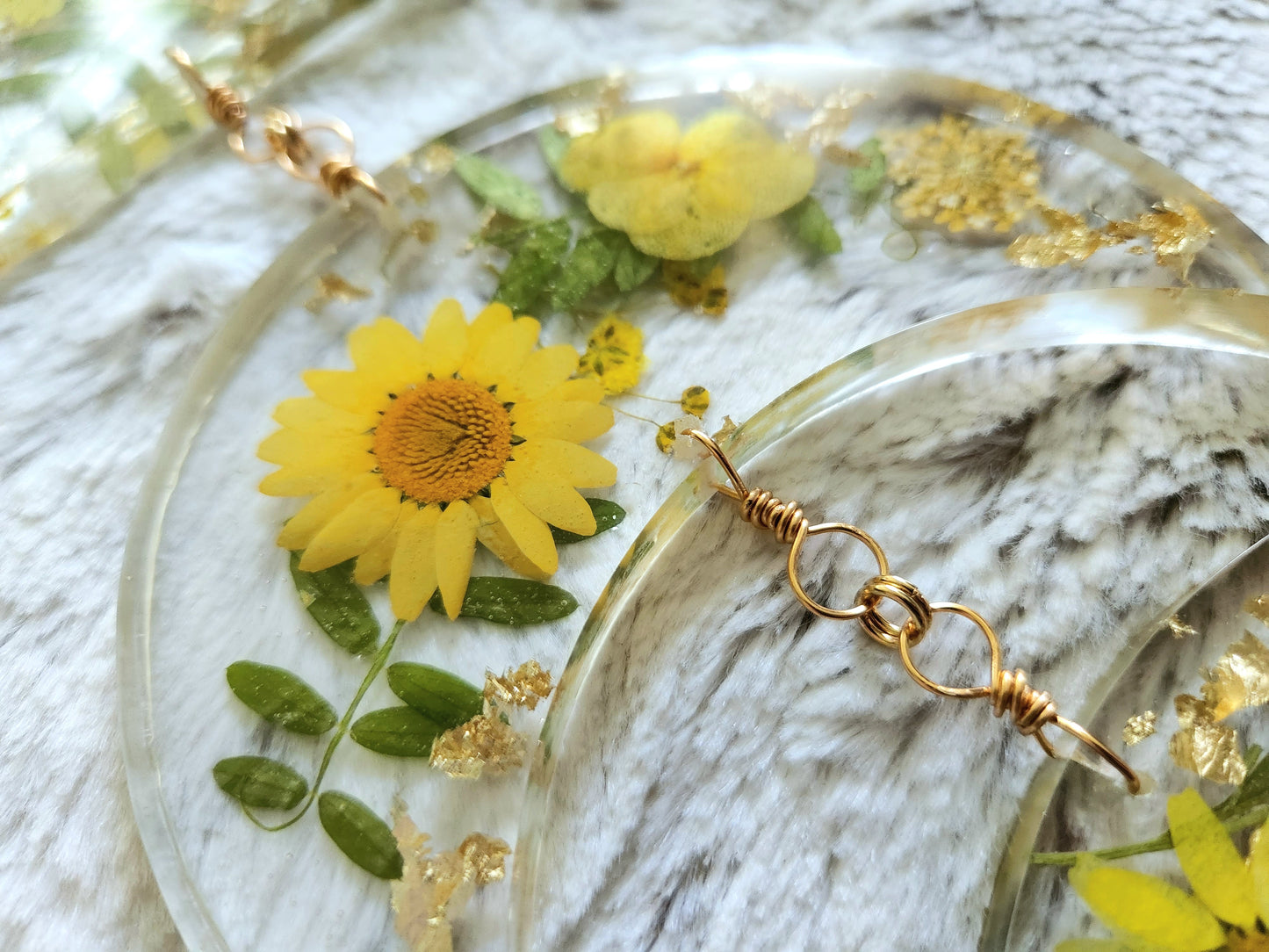Floral moon phase hanger