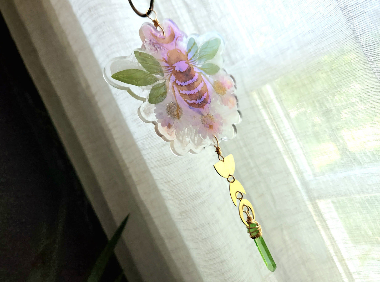Floral Honey bee suncatcher