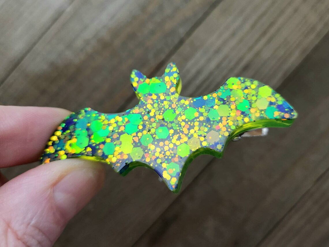 Glow bat hair clip set