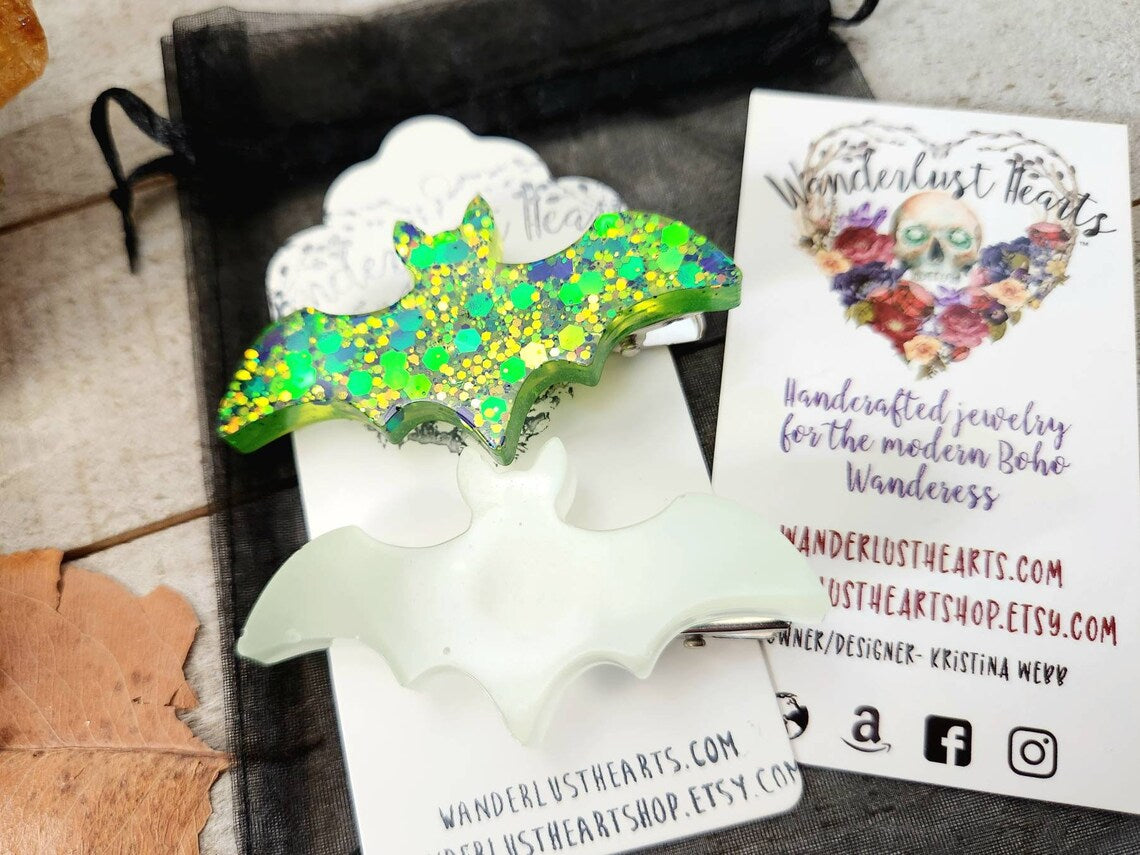Glow bat hair clip set
