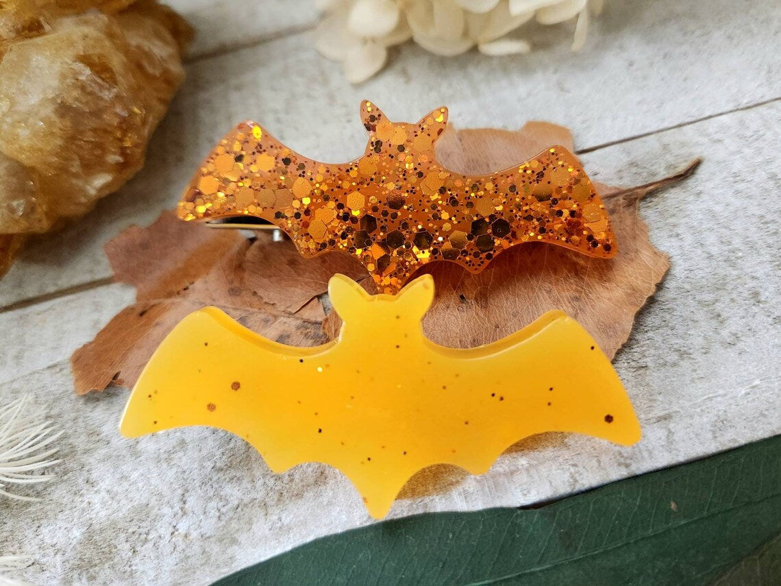 Glow bat hair clip set