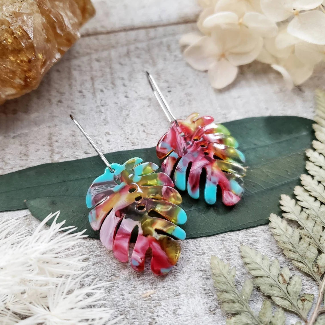 Monstera leaf earrings