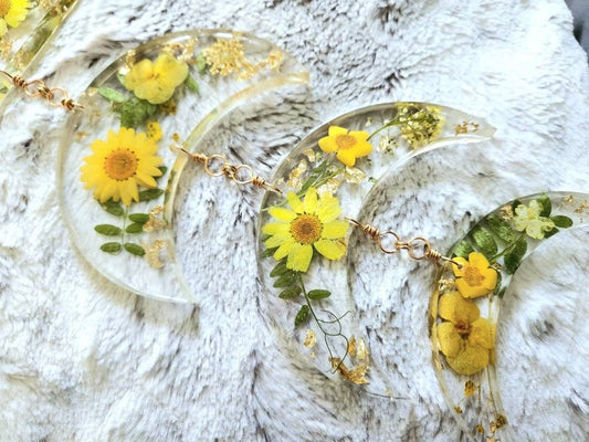 Floral moon phase hanger