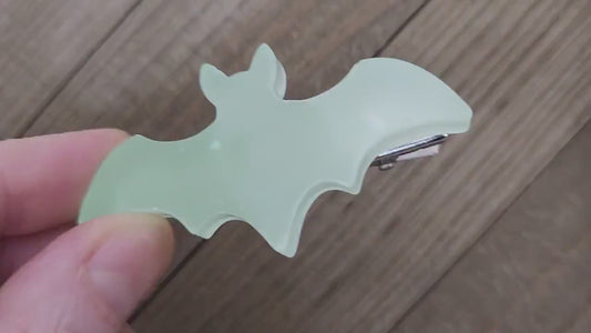 Glow bat hair clip set