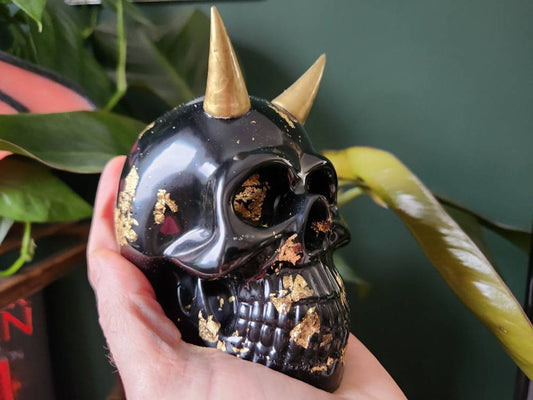 Goth Devil horn skull decor